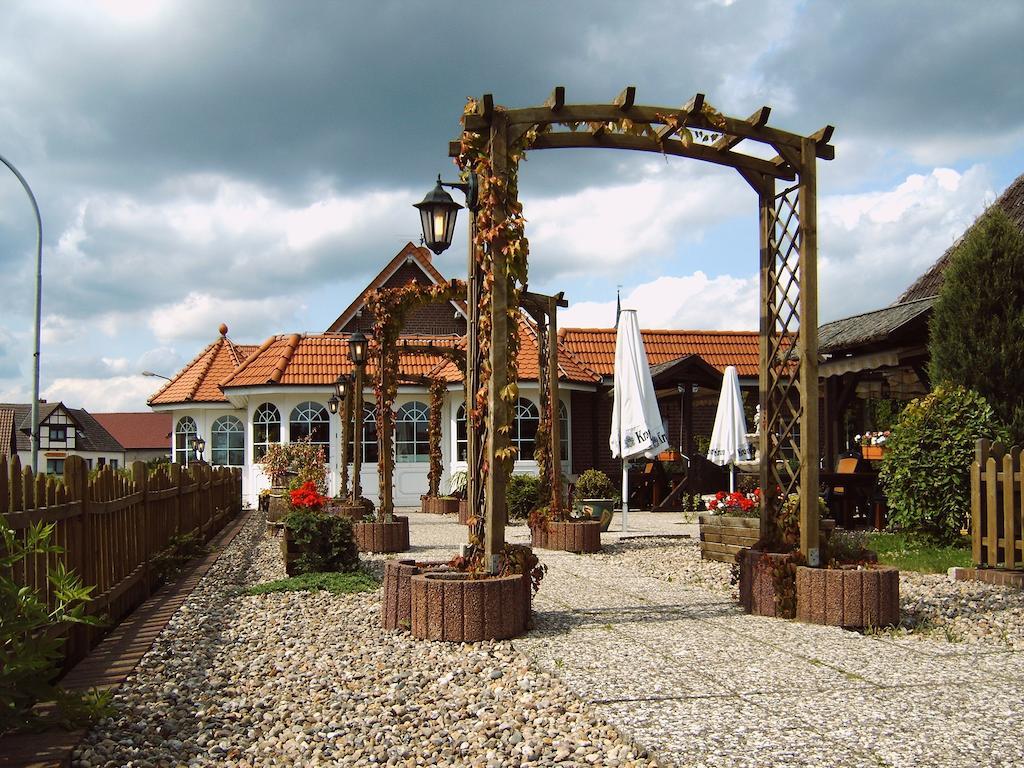 Hotel -Winterfelder Hof Apenburg-Winterfeld Exteriör bild